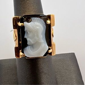Vintage 18k Yellow Gold Black Onyx Cameo Ring
